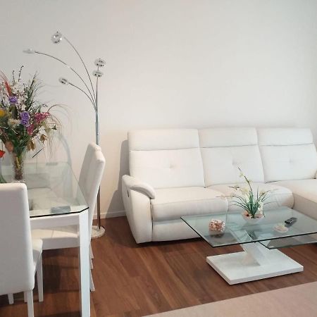 Sesto Calende Centro Apartment Luaran gambar