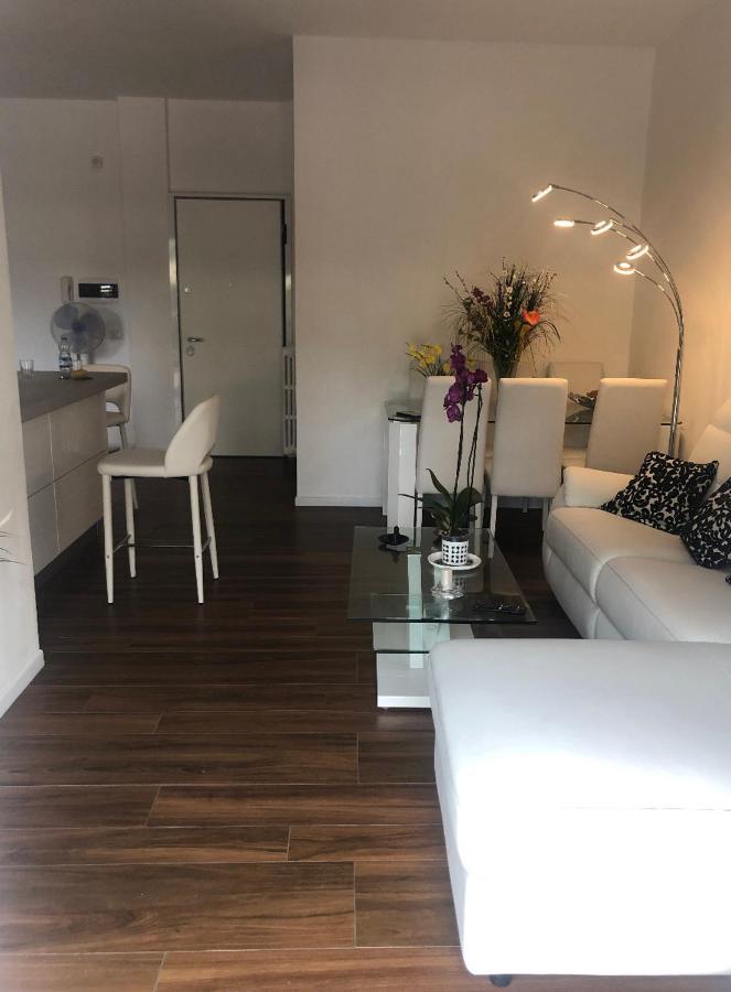 Sesto Calende Centro Apartment Luaran gambar
