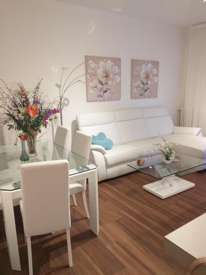 Sesto Calende Centro Apartment Luaran gambar