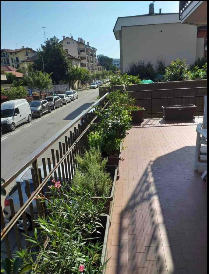 Sesto Calende Centro Apartment Luaran gambar