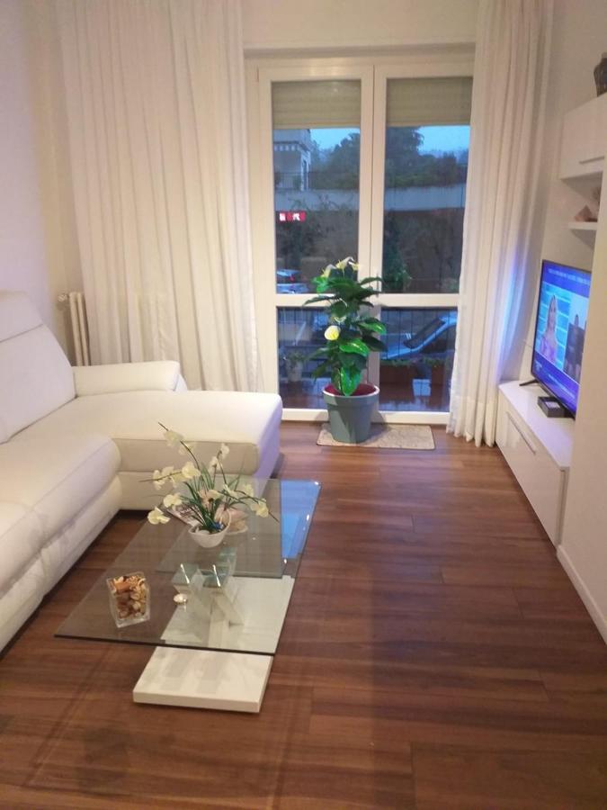 Sesto Calende Centro Apartment Luaran gambar