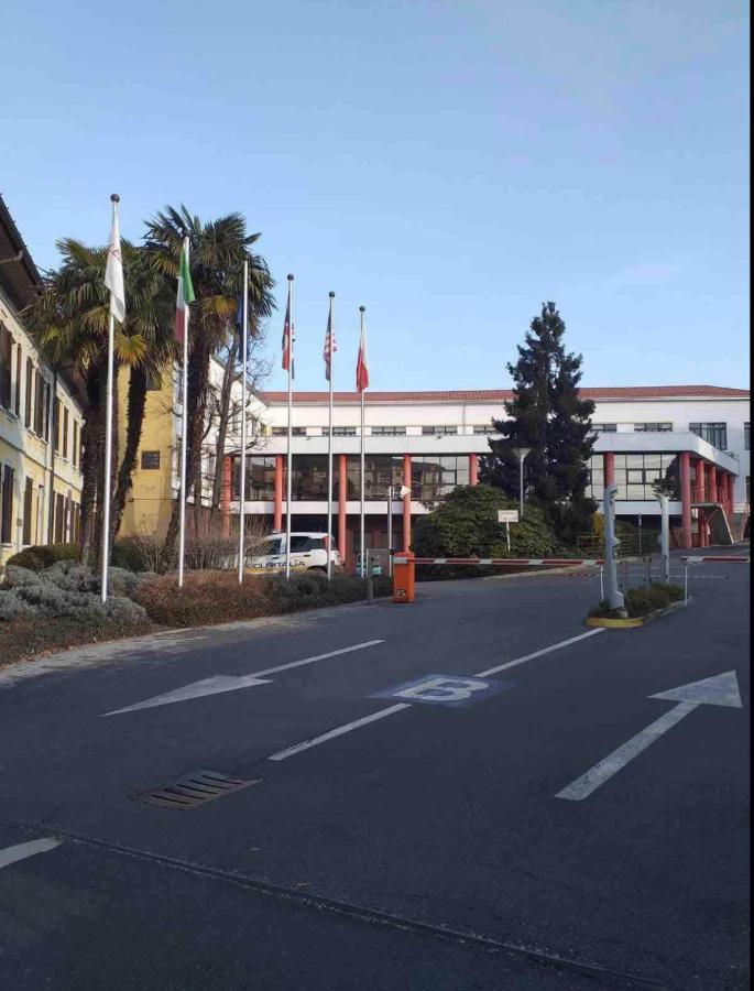 Sesto Calende Centro Apartment Luaran gambar
